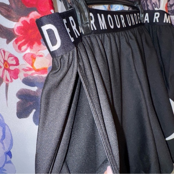 Under Armour Play Up 3.0 Women's Black and White Shorts NWOT - Picture 4 of 6